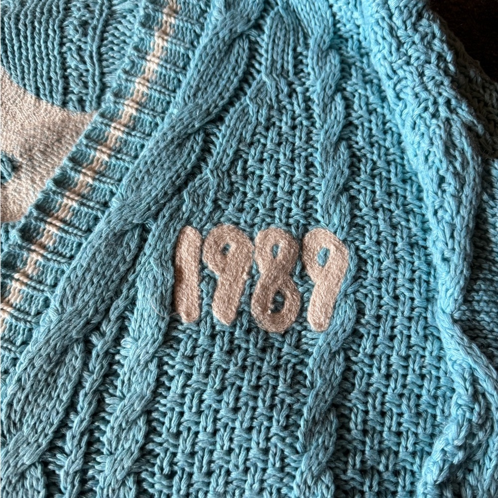 Taylor Swift 1989 (Taylor’s Version) cardigan